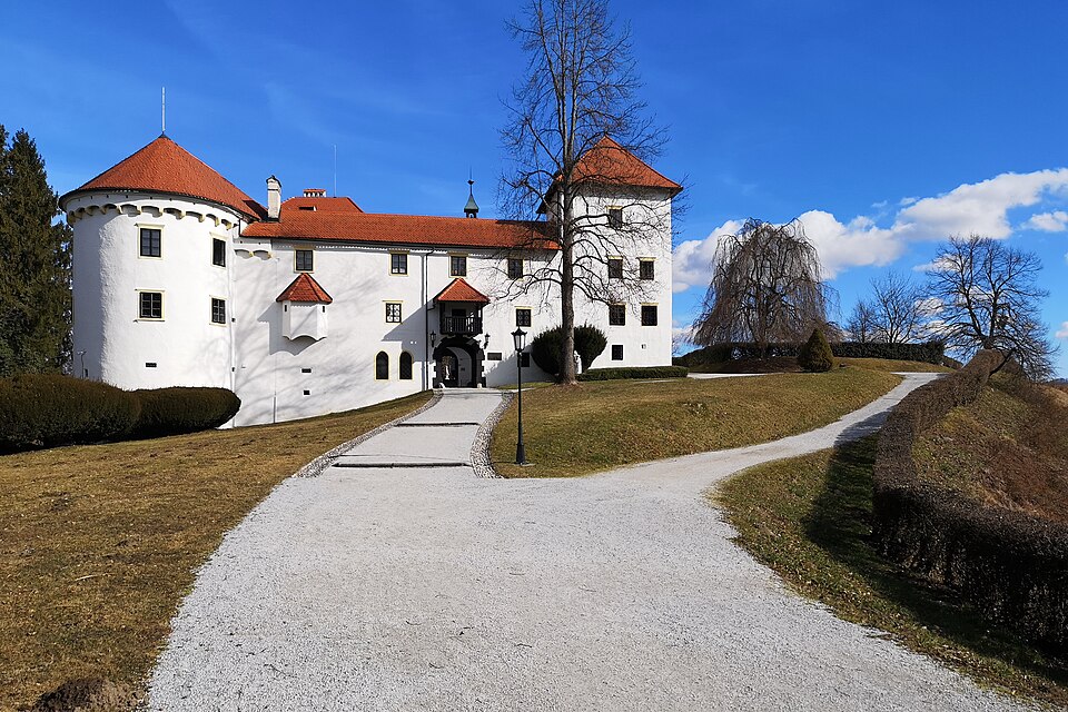 Grad Bogenšperk – grajski izlet nad Šmartnim pri Litiji