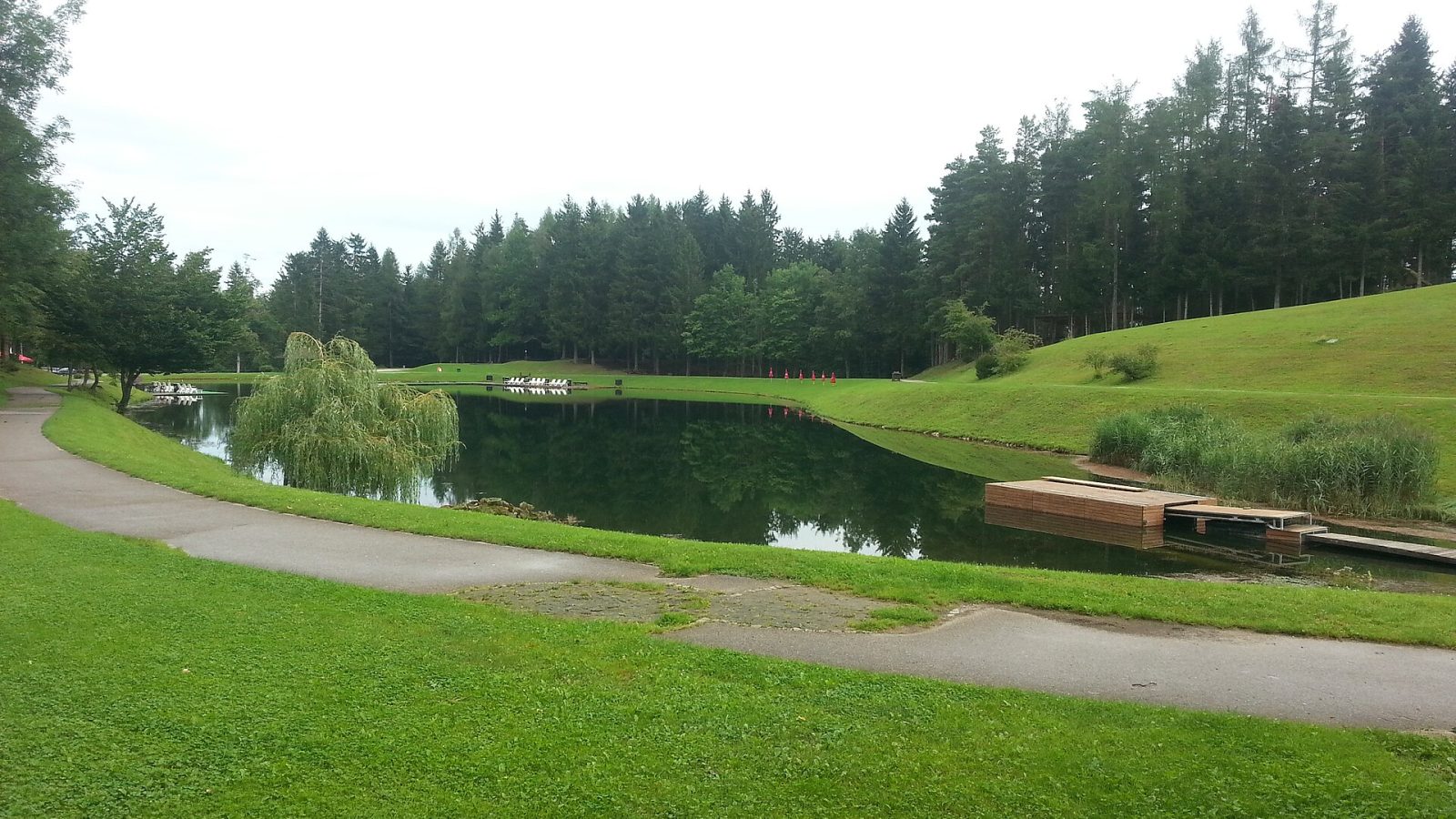 Ivarčko jezero pod Uršljo goro na Koroškem