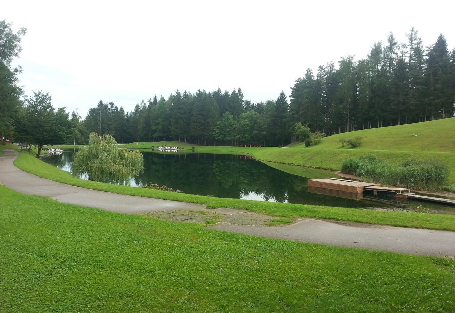 Ivarčko jezero pod Uršljo goro na Koroškem