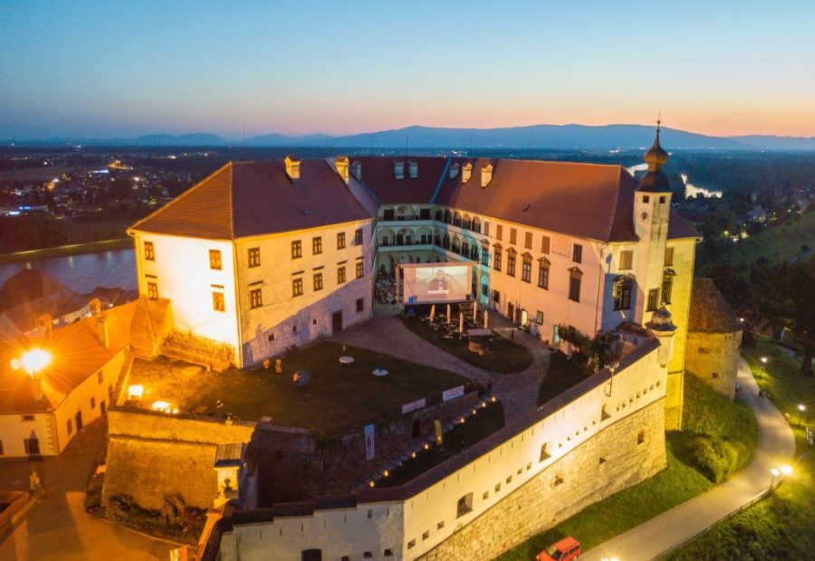 Kino brez stropa na Ptujskem gradu 2026