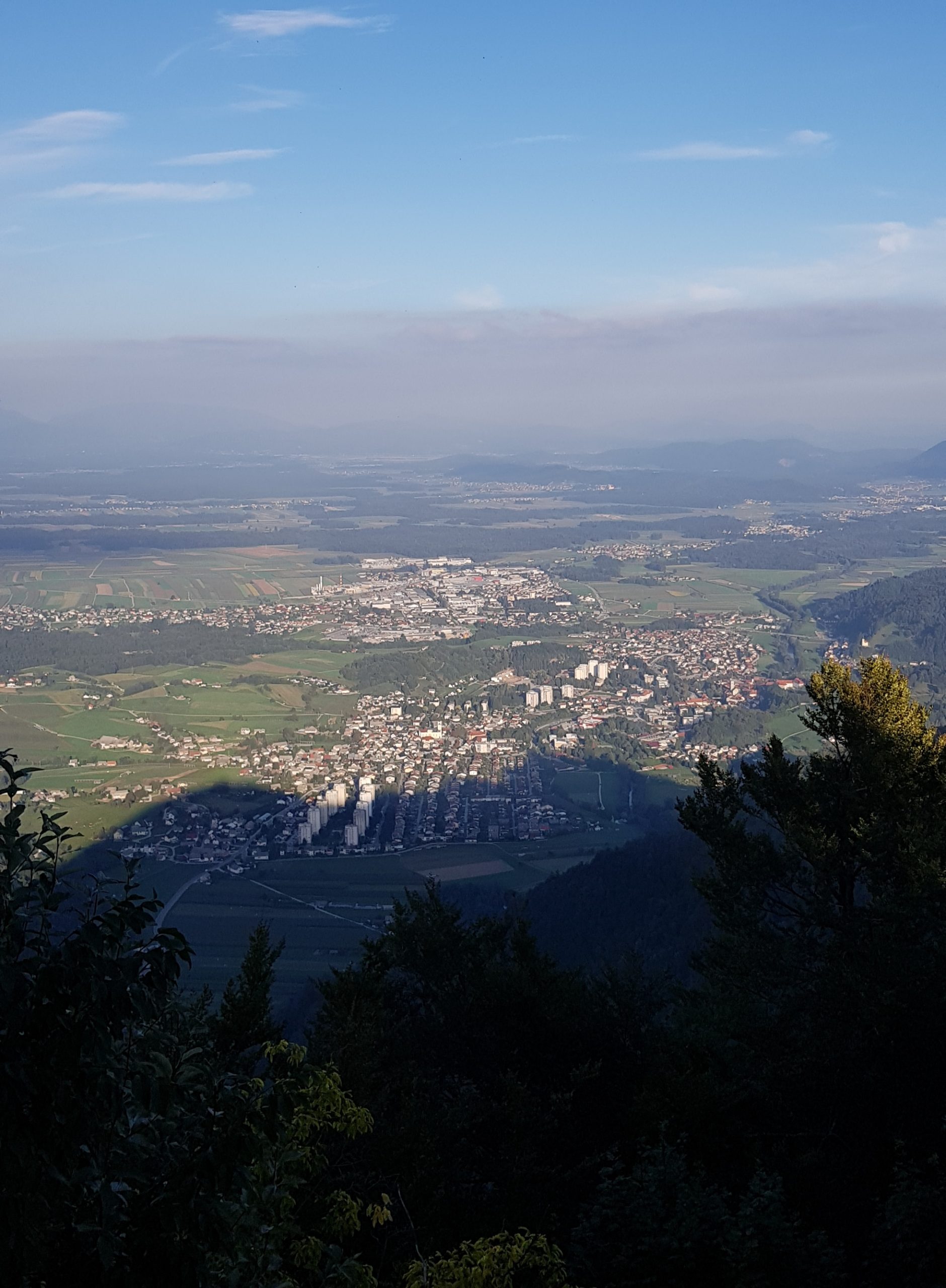 Pogled z Lubnika proti okoliškemu hribovju