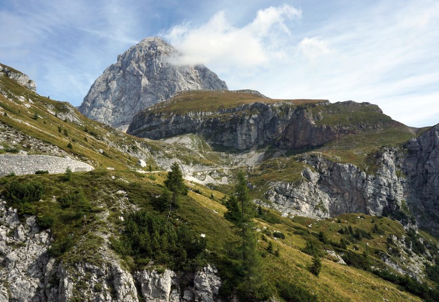 Mangart (2679 m). Foto: Wikimedia Commons, CC BY-SA 3.0