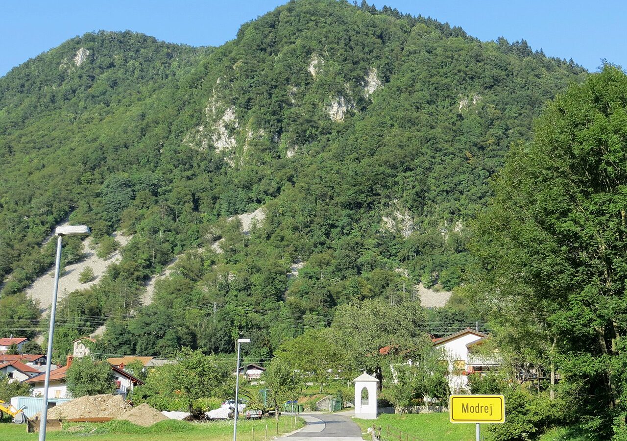 Modrej in okolica plaže