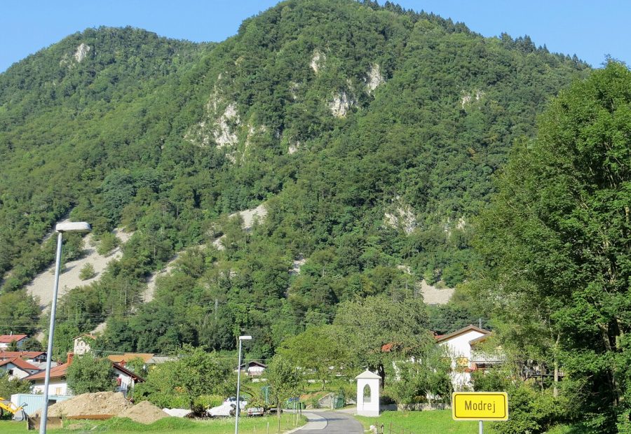 Modrej in okolica plaže