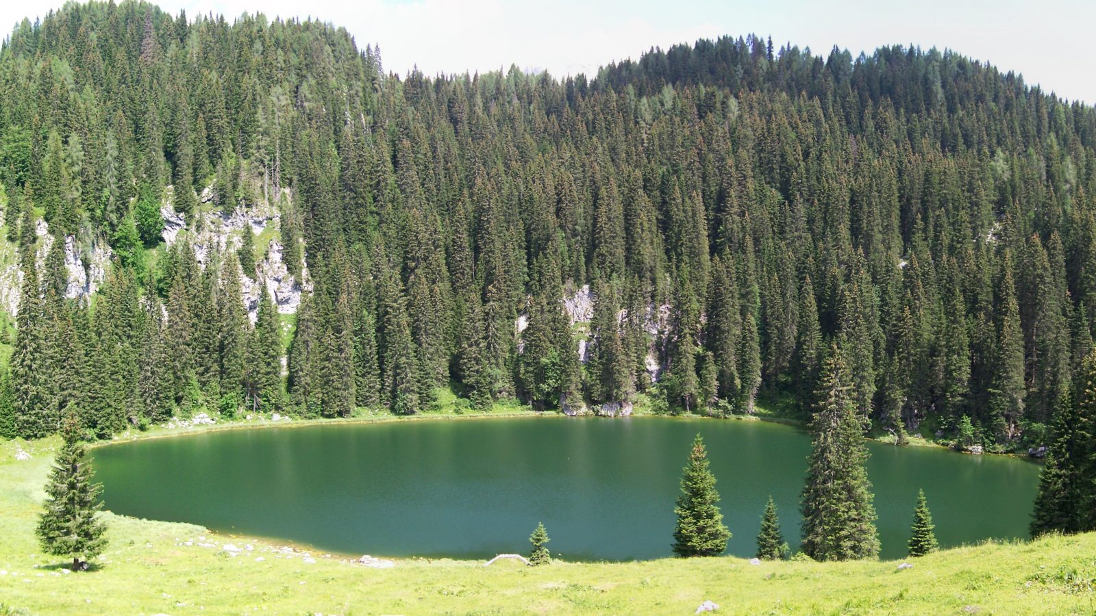 Planina pri Jezeru z jezerom
