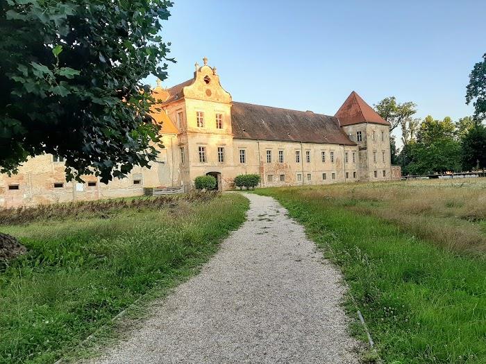Dvorec Rakičan kot ideja za izlet
