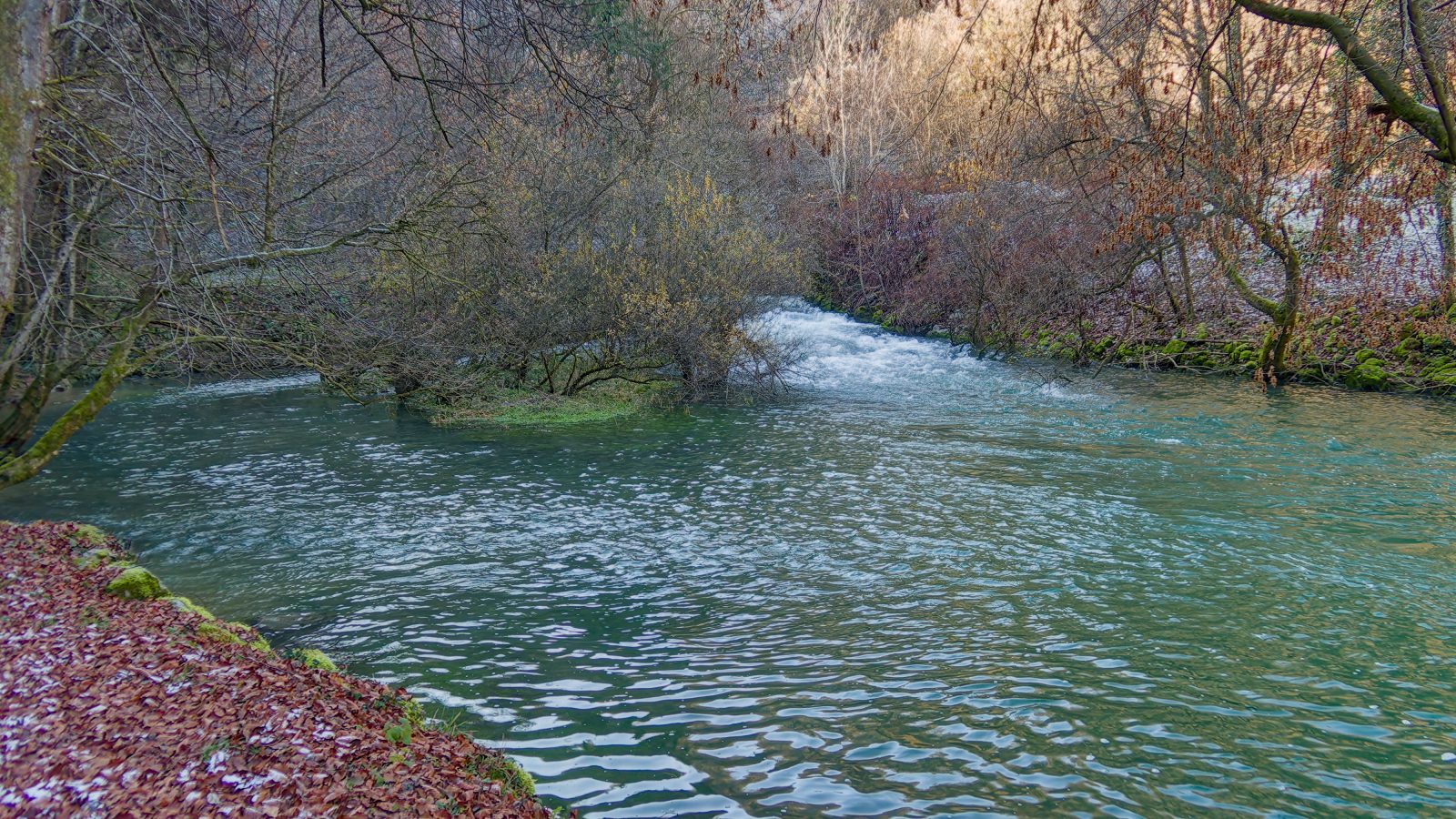 Močilnik pri Vrhniki - osvežilen izlet za vroče dni