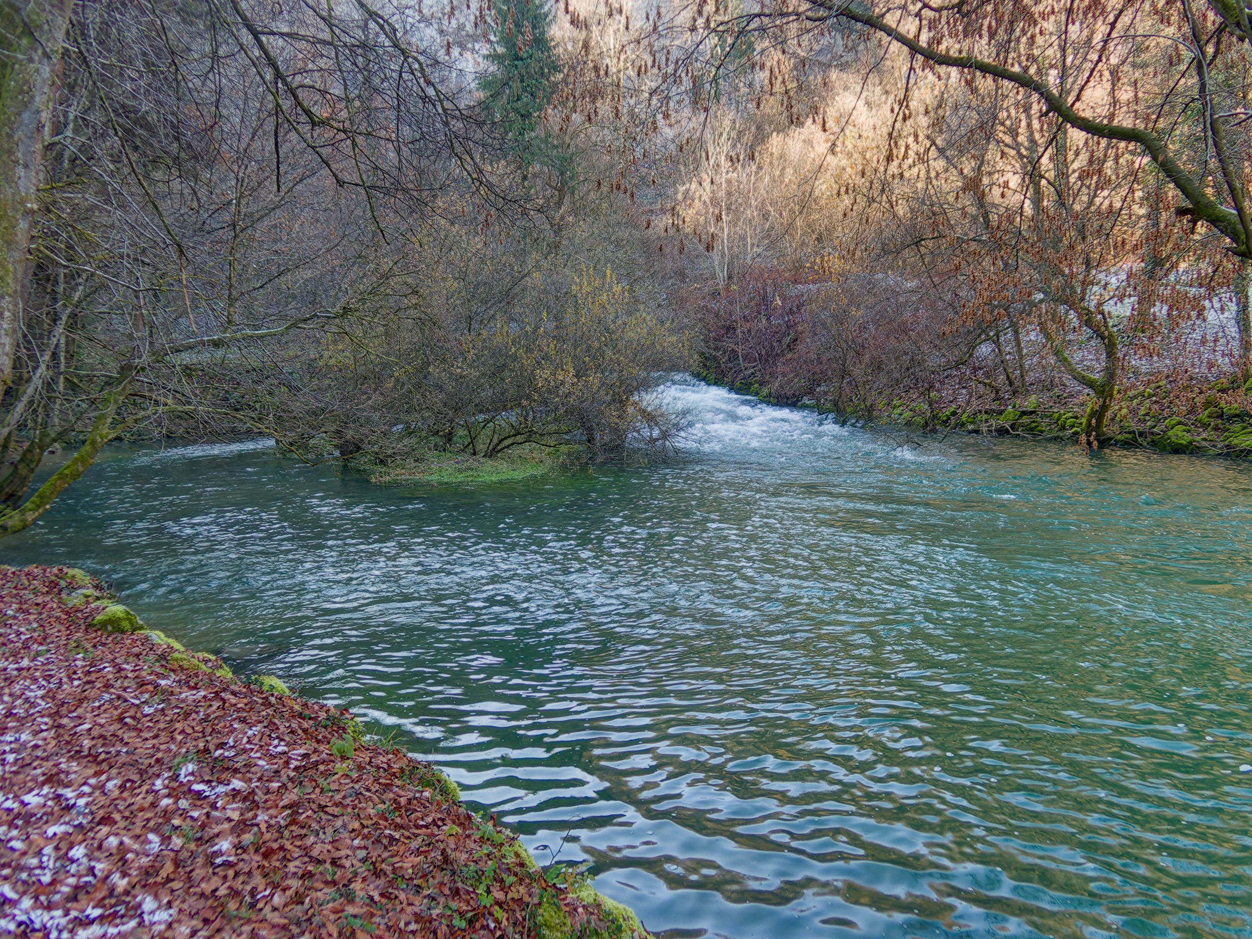 Močilnik pri Vrhniki - osvežilen izlet za vroče dni