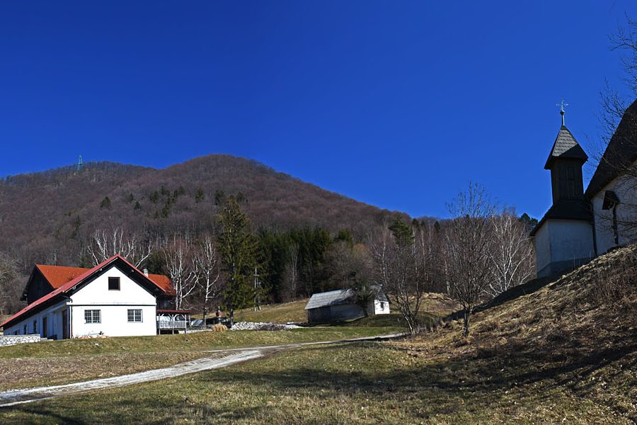 Planinski dom na Boču
