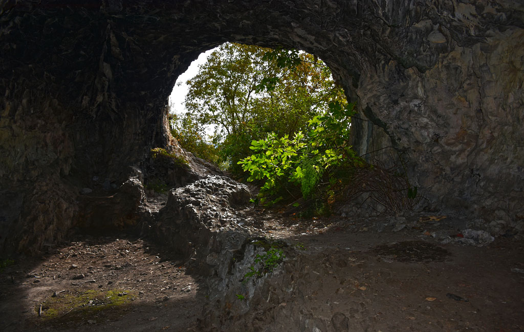 The cave is more than 30 m long and is an archaeological site.