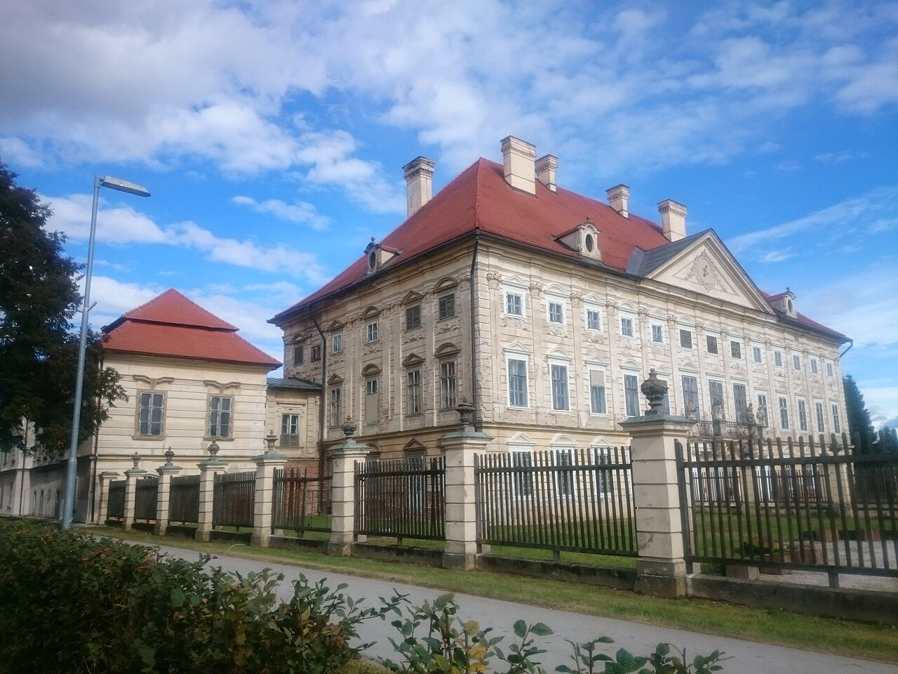 Dvorec Dornava - fotografija destinacije
