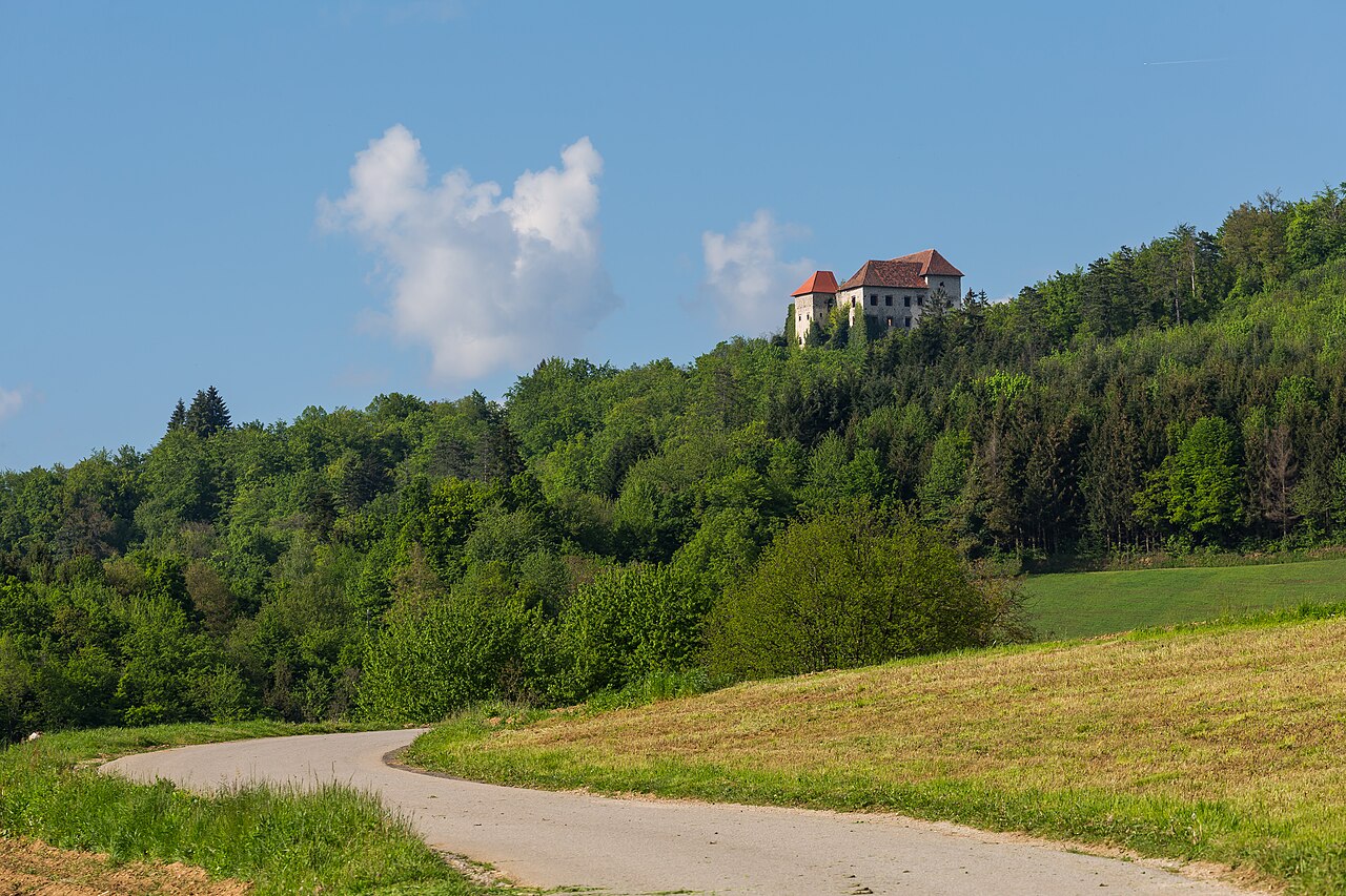 Grad Hmeljnik - fotografija destinacije
