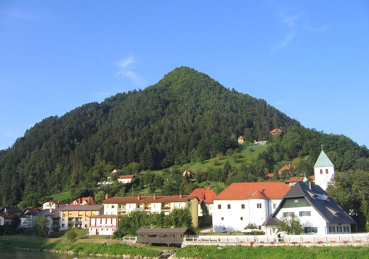 Pogled z območja Huma nad Laškim