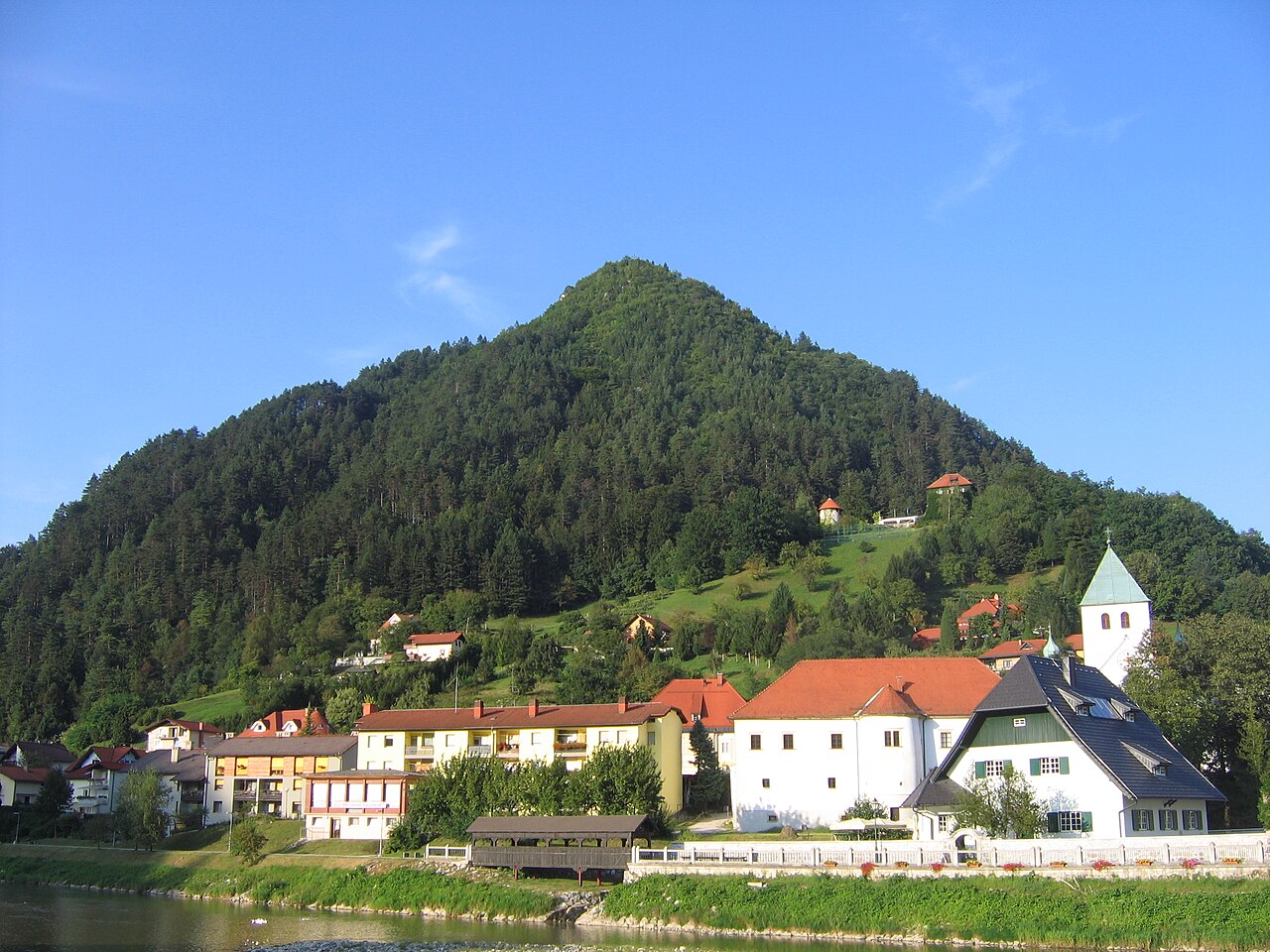 Pogled z območja Huma nad Laškim