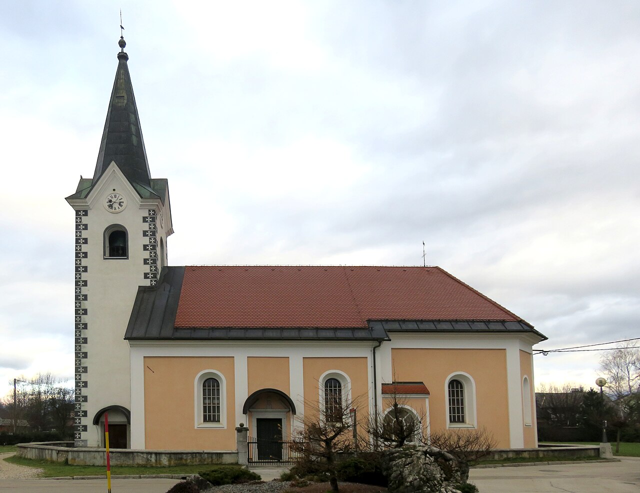 Mlinčki pri Suhadolah ob vodi