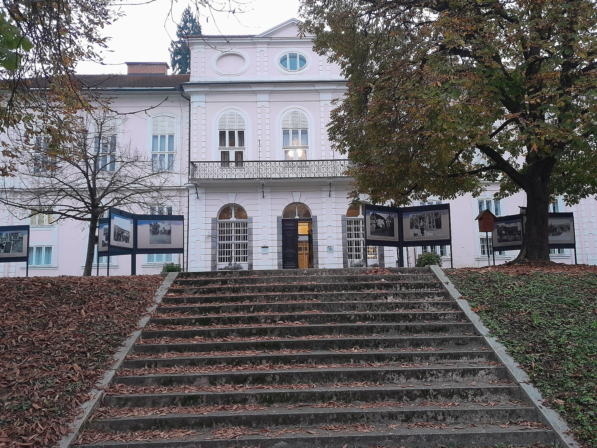 Muzej novejše zgodovine Slovenije – dostopen izlet v Tivoliju