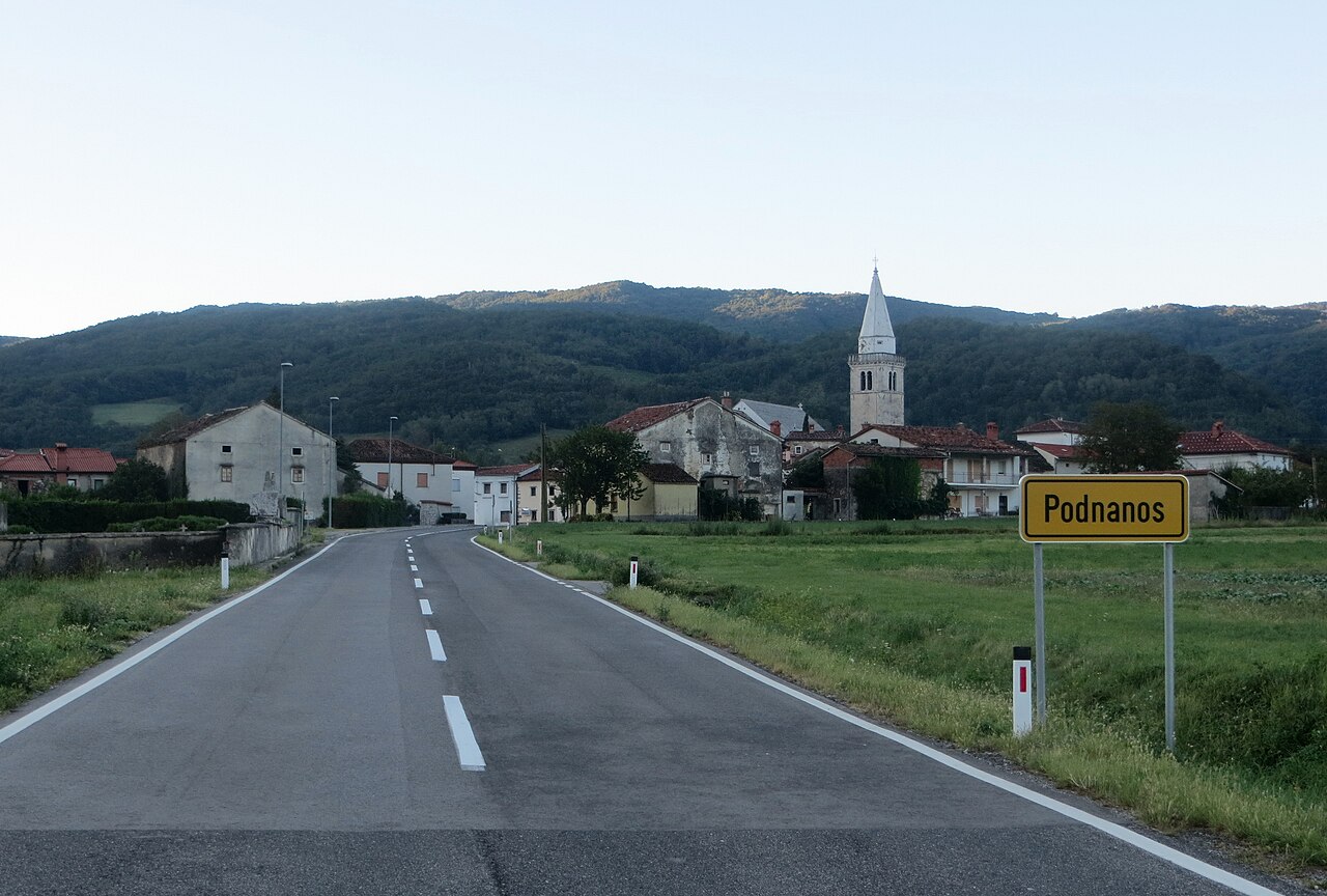 Podnanos - fotografija destinacije