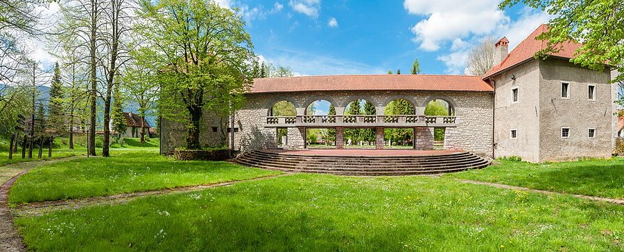 Sveta Ana nad Ribnico – razgled na Ribniško dolino