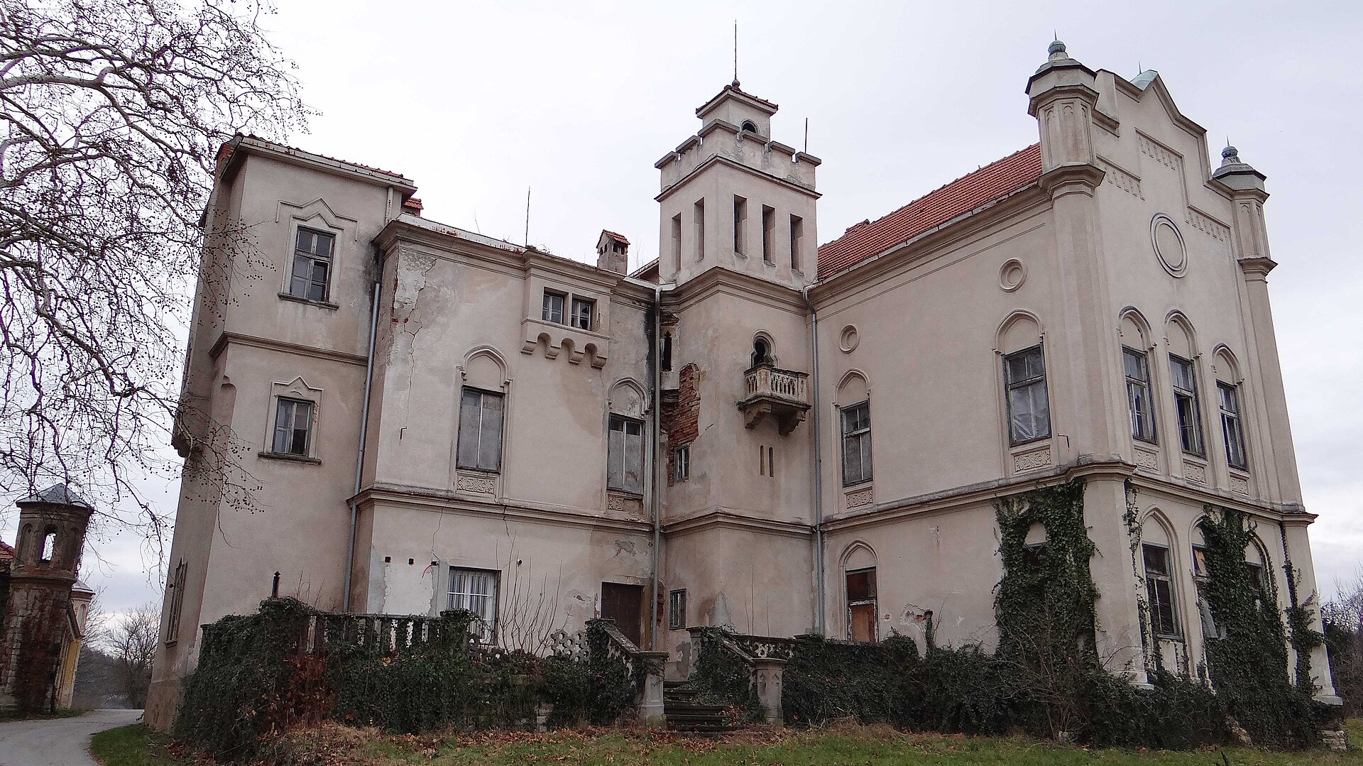 Dvorec Jelšingrad pri Šmarju - fotografija destinacije 2
