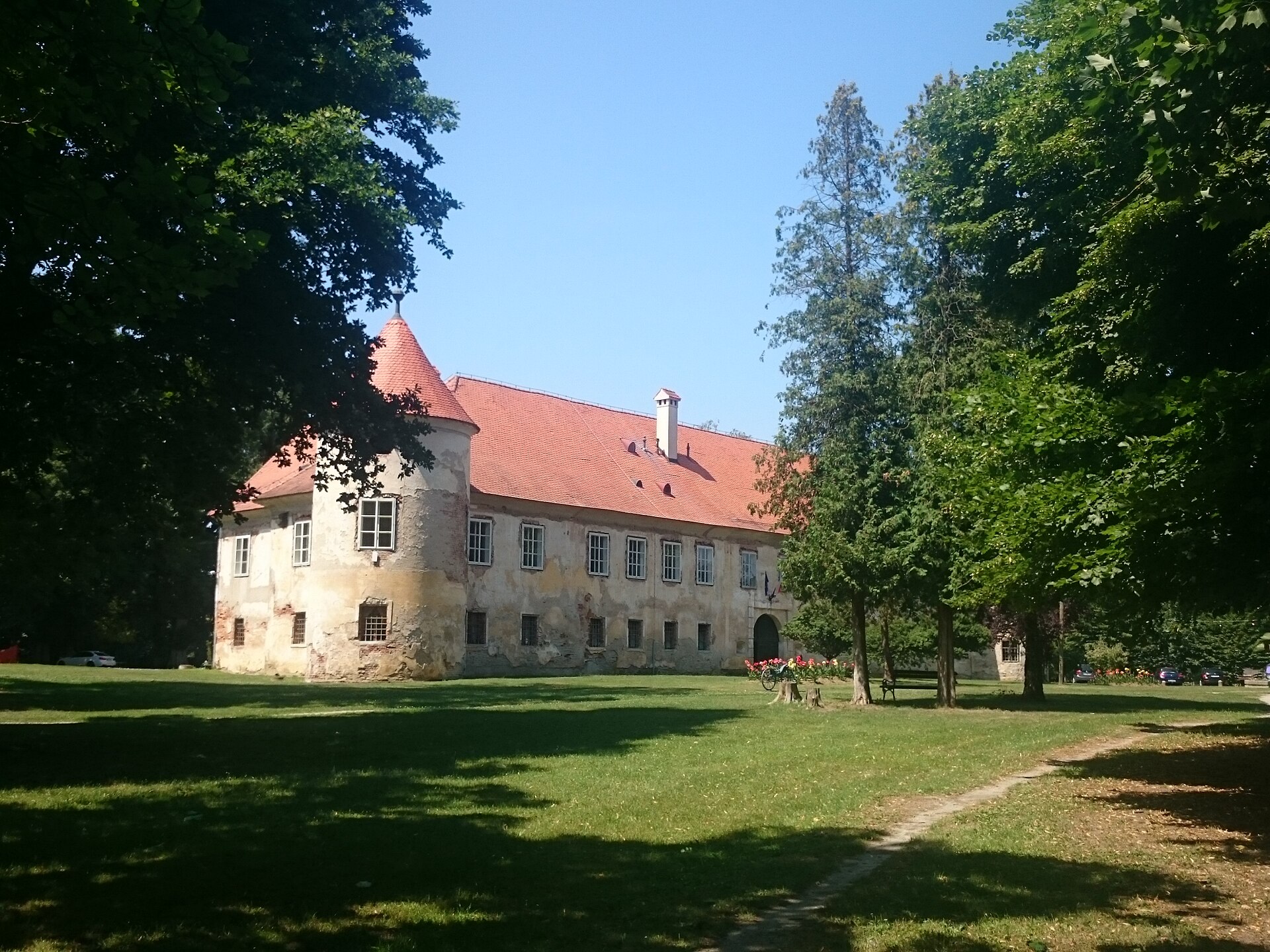 Grad Beltinci – Beltinci Castle, SE corner