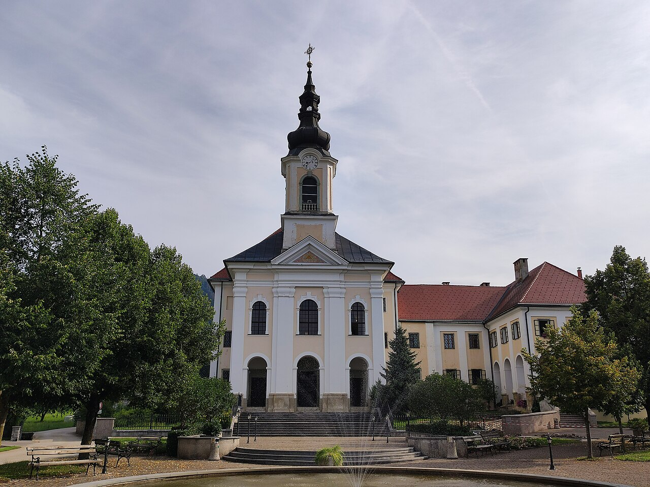 Adergas, Annunciation church and Velesovo convent 03
