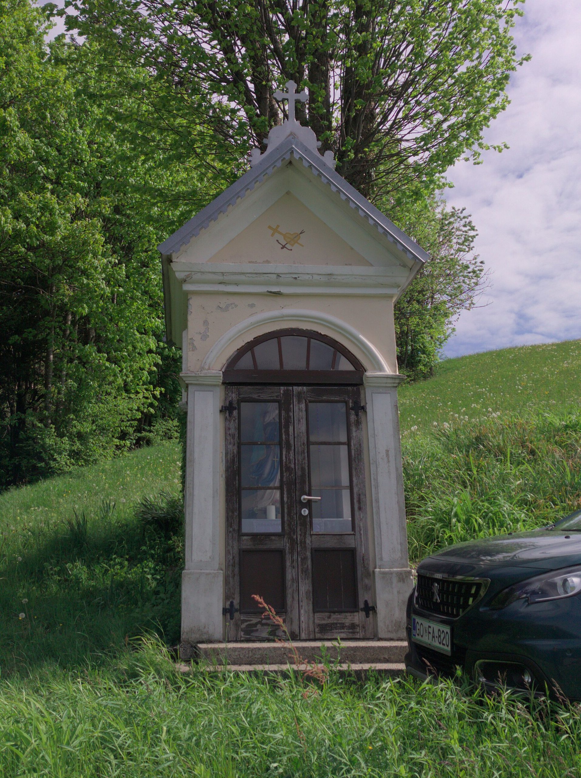 Vrh Svetih Treh Kraljev - Chapel shrine between Vrh svetih Treh kraljev and Brence